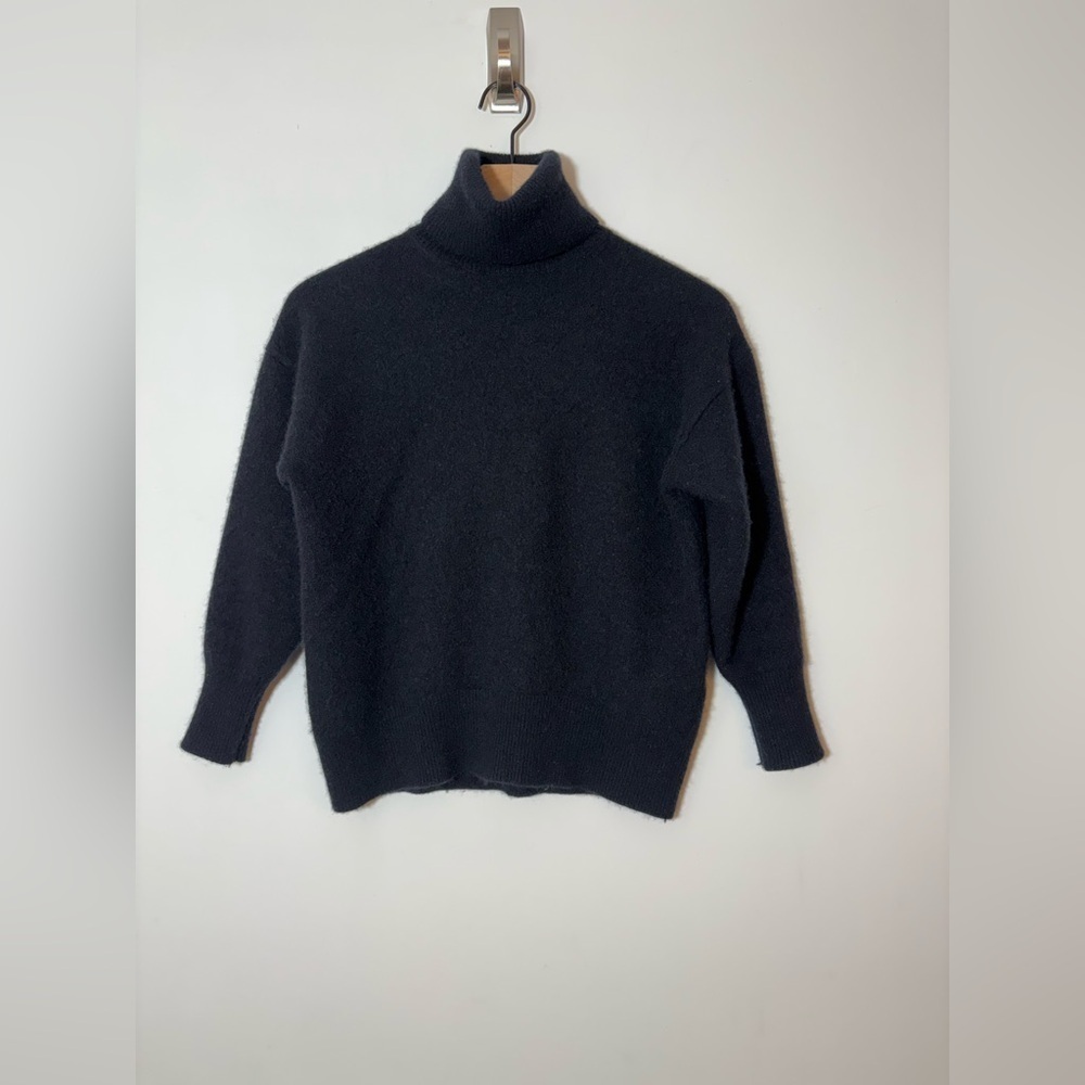 Aritzia Babaton Luxe Cashmere Cyprie Turtleneck Black Sweater Sz XS